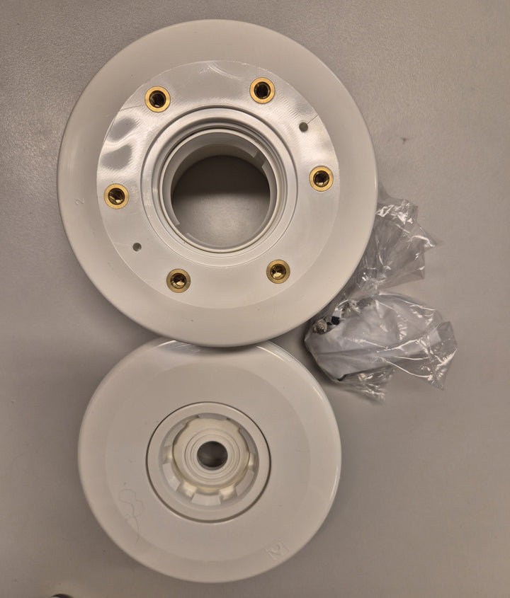 Astral innløpsdyse i ABS plast. Fåes i 4 farger
