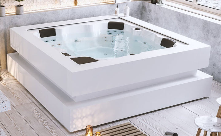 Aquavia Spa "Cube ergo" med 5 sitteplasser (2 liggende)