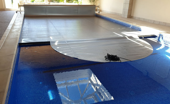 Nyhet! RaeGuard fra GeoBubble™. Thermotrekk i sølv/hvit, 4 meter bredde. Pris pr. valgfri lengdemeter